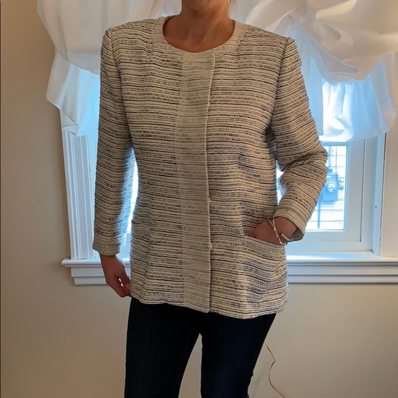 Elie Tahari Jackets & Blazers - ⬇️🥰 •Elie Tahari• suit jacket 🎁🎄